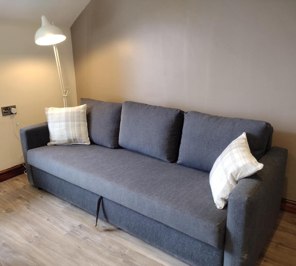 Lion Hotel & Studio Apartments Крикийт Екстериор снимка