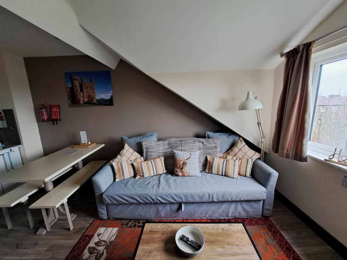 Lion Hotel & Studio Apartments Крикийт Екстериор снимка