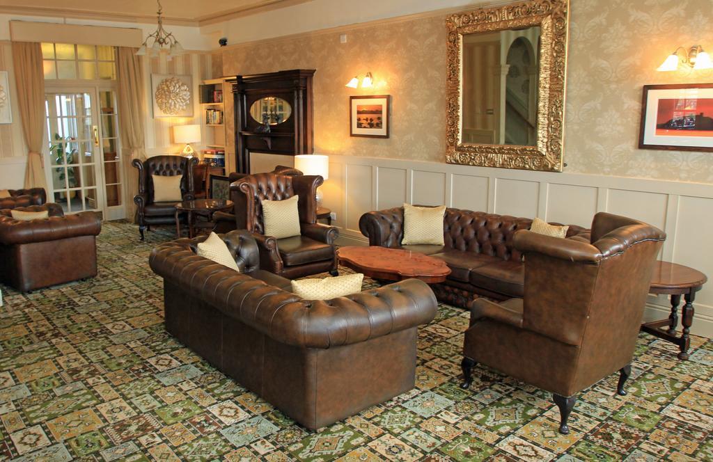 Lion Hotel & Studio Apartments Крикийт Екстериор снимка