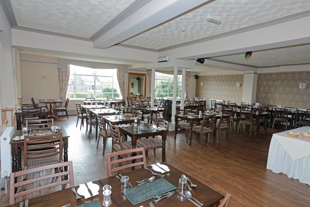 Lion Hotel & Studio Apartments Крикийт Екстериор снимка