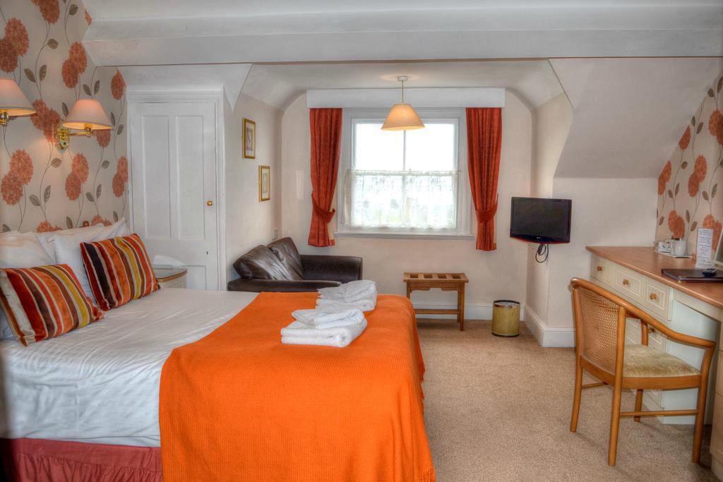Lion Hotel & Studio Apartments Крикийт Екстериор снимка
