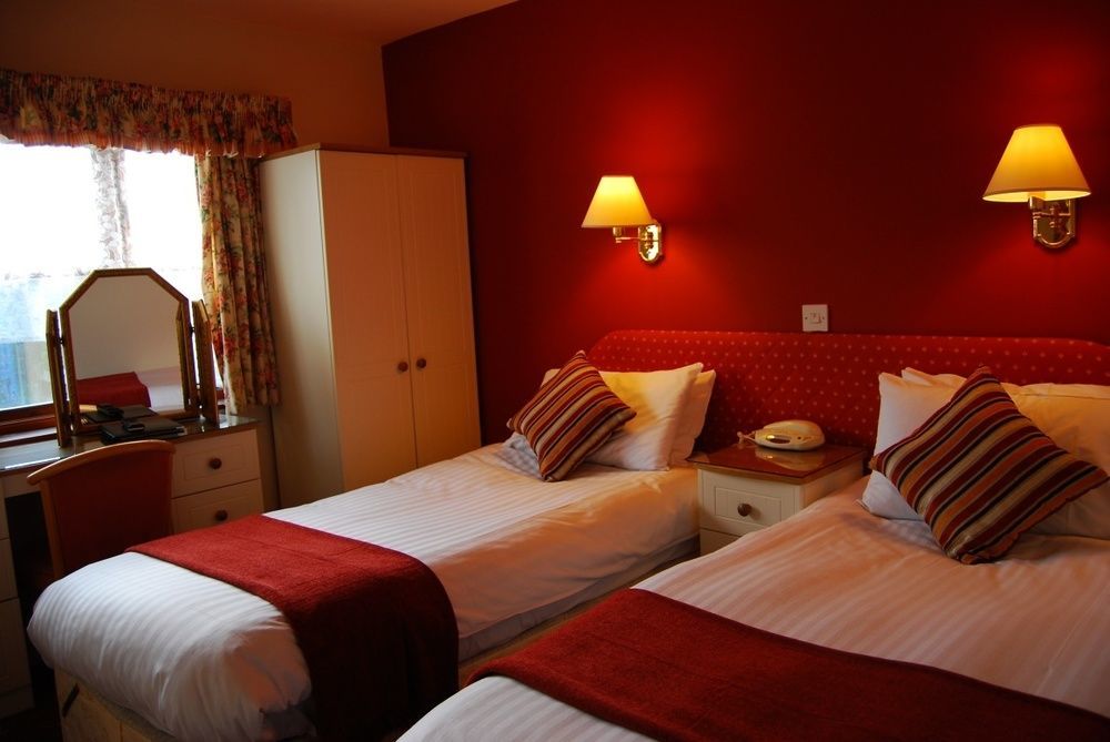 Lion Hotel & Studio Apartments Крикийт Екстериор снимка