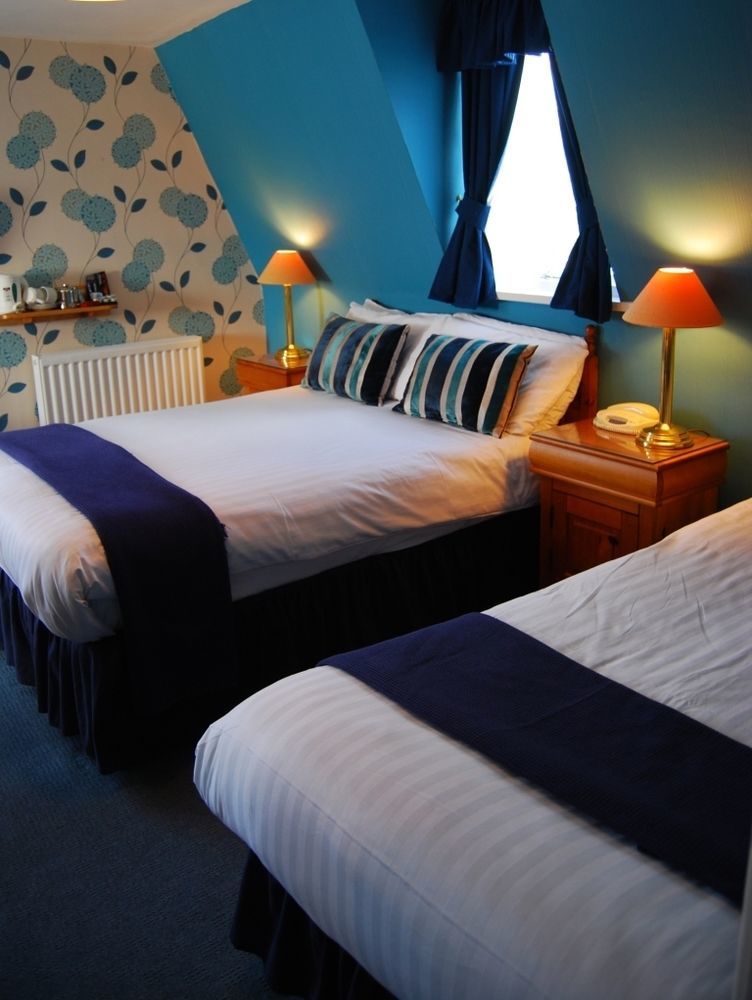 Lion Hotel & Studio Apartments Крикийт Екстериор снимка