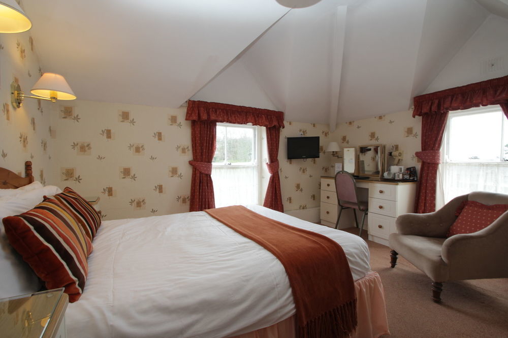 Lion Hotel & Studio Apartments Крикийт Екстериор снимка