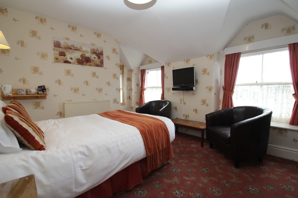 Lion Hotel & Studio Apartments Крикийт Екстериор снимка