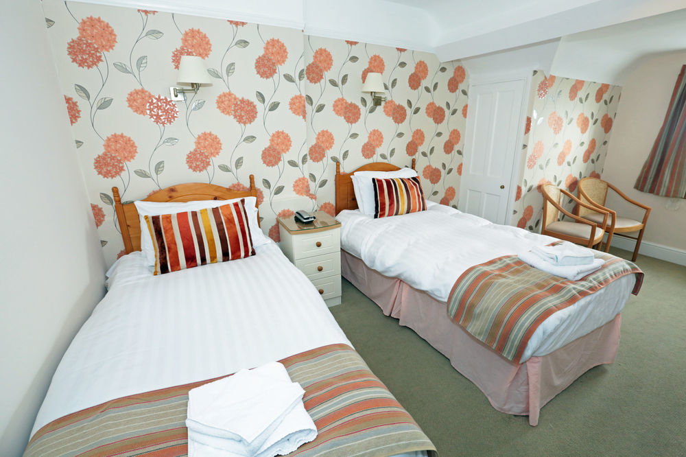 Lion Hotel & Studio Apartments Крикийт Екстериор снимка